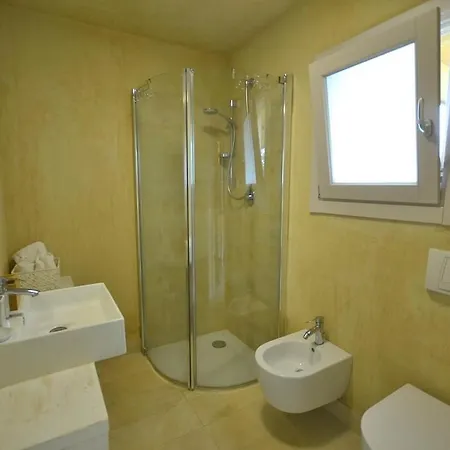 In With Private Swimming Pool